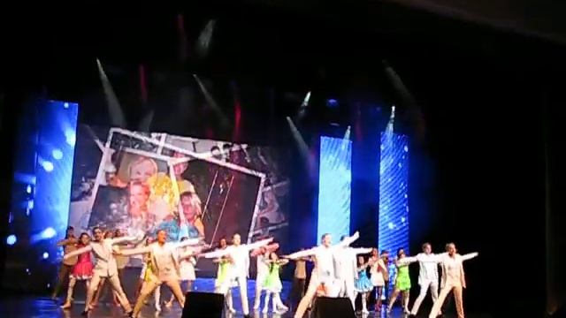 Пролетая над нами смотреть онлайн