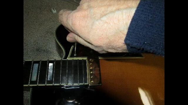 Making a Chet Atkins D'Angelico neck pickup conversion; Part 4. смотреть онлайн