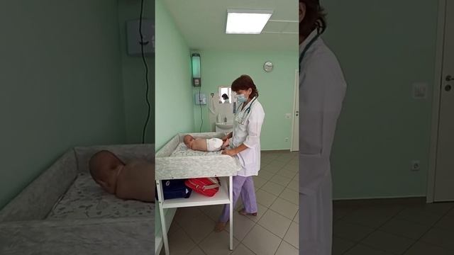 Осмотр  недоношенного ребенка в 6 месяцев (скорректированный возраст 3,5 месяца)