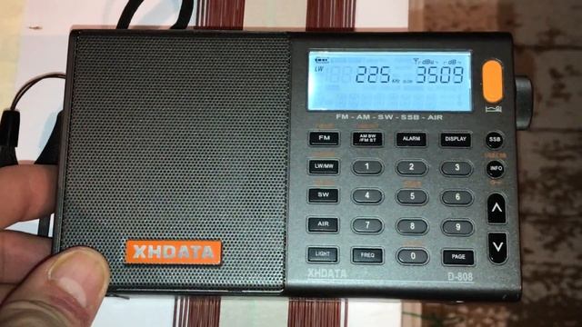 Comparing the Tecsun S-8800 and XHDATA D-808 LW performance: Polskie Radio 225 kHz смотреть онлайн