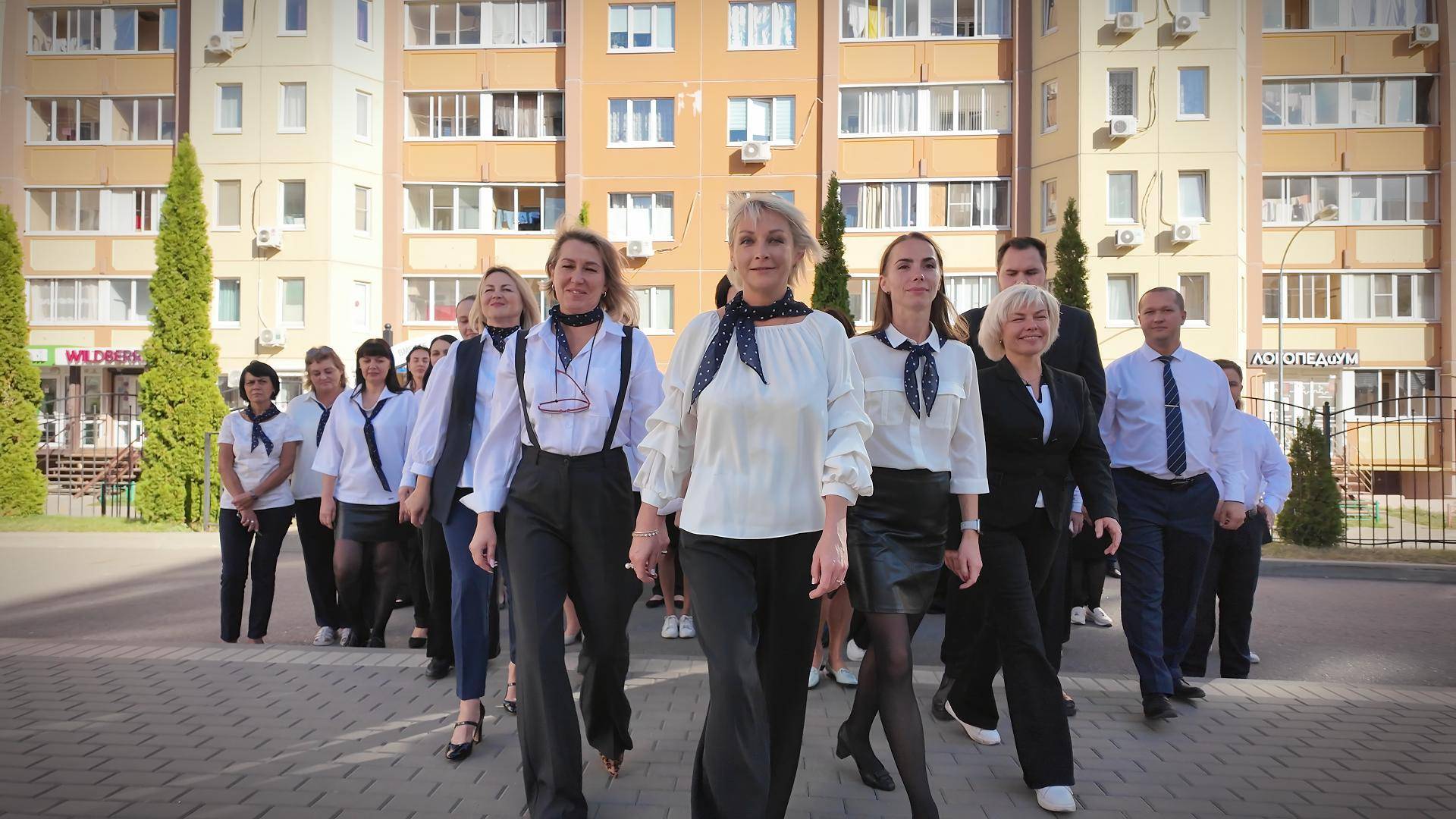 Дорогу педагогу!