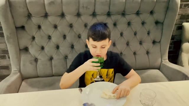 Дегустация блюд в ресторане у Бурчо. смотреть онлайн