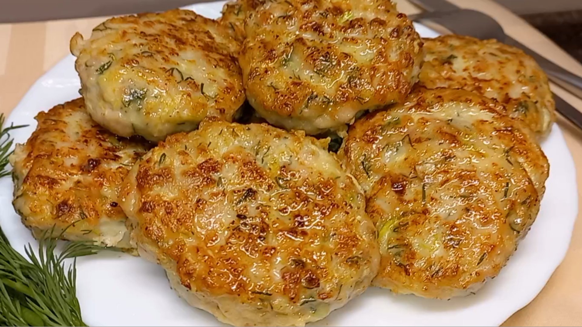 СОЧНЫЕ ДОМАШНИЕ КОТЛЕТЫ Ну до чего же Вкусные! смотреть онлайн