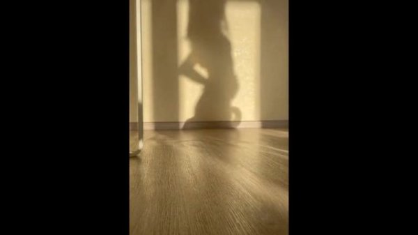 тень девушки красиво танцует --- shadow girls Beautiful dancing