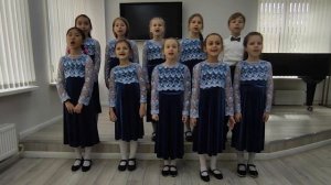 «Подарок ветерану»: Муз. В. Голикова, сл. К. Аносовой - «Мелодия победы». Исп.: Младший хор