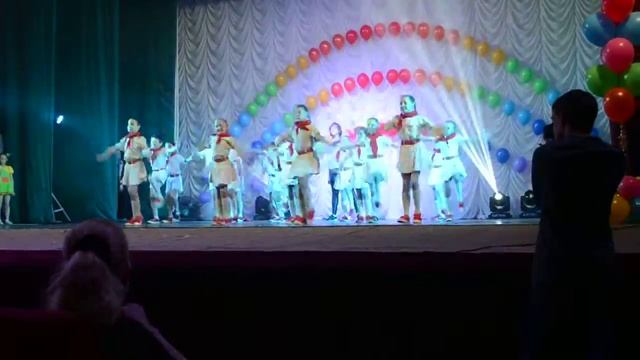 Оранжевый кот. Отчетный концерт в дк Гагарина 28.05.16. Флешмоб смотреть онлайн