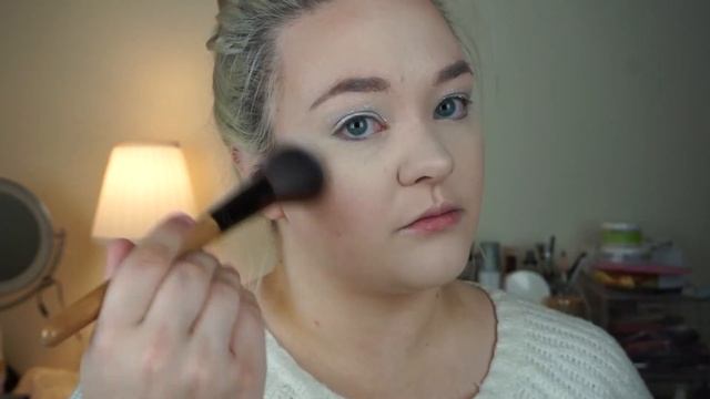 Margot Robbie Glitter Tutorial | Recreating Her Look! смотреть онлайн