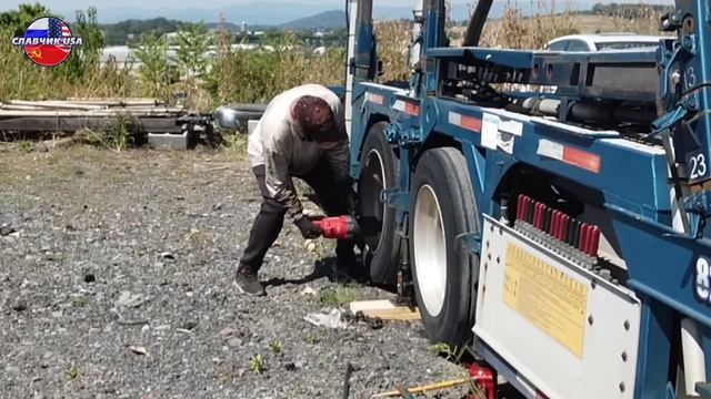 Чуть не погиб ! Опасная работа дальнобоя на автовозе в Америке смотреть онлайн