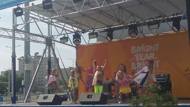 Опять я Робинзон!театр эстрадной песни Сябрынка смотреть онлайн