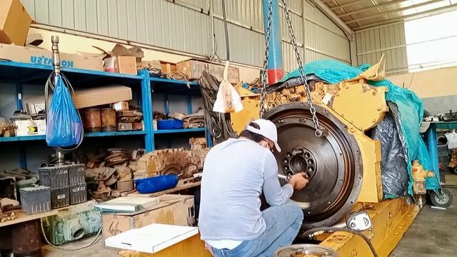 CATERPILLAR 3512 ENGINE MODEL (ENGINE OVERHAULING PART XIII): INSTALLING OIL SEAL(REAR) & FLYWHEEL смотреть онлайн
