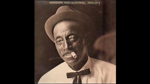 Mississippi Fred McDowell - Been Drinkin' Water Out Of A Hollow Log смотреть онлайн