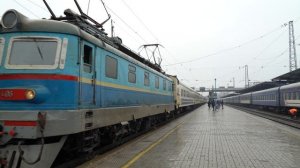 Заповедник раритетов в Днепре. ЧС2 и ВЛ8 (февраль 2022)