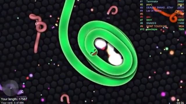 Играю в игру под названием slither.io (на телефоне) с ботами смотреть онлайн