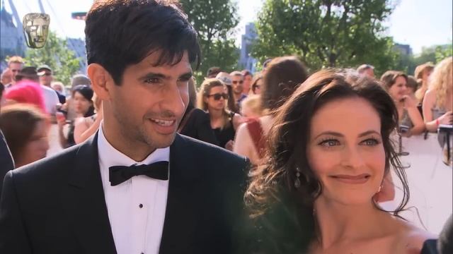 Lara Pulver and Raza Jaffrey - Red Carpet смотреть онлайн