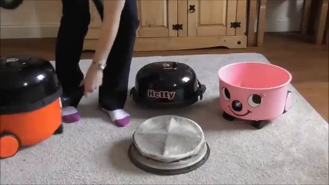OUCH... Henry Cleans HETTY THE HOOVER's Parts ➡️ Vacuuming #henryhoover #asmrvacuuming #hooverwithm смотреть онлайн