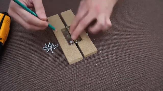 Door Hinges Instal - Difficult Way - Not to Do смотреть онлайн