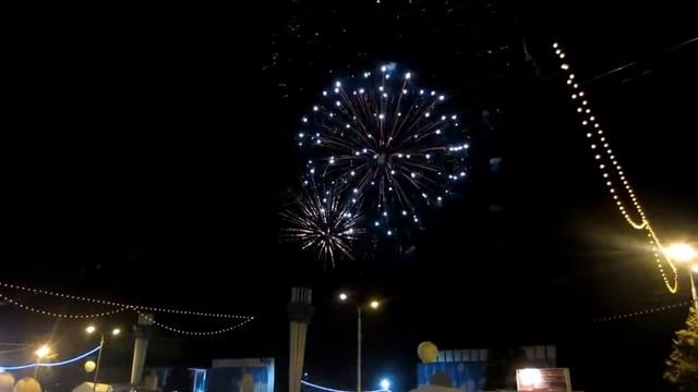 Фейерверк на фестивале  "Молочная страна"  в Уфе