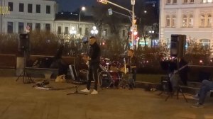 «Следи за собой, будь осторожен!» Поёт группа «Далее»