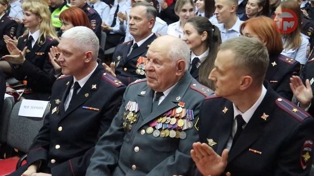 В филиале Дальневосточного юридического института поздравляли защитников правопорядка смотреть онлайн