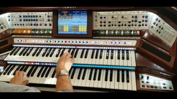 Beyond the Sea on the Lowrey Aria