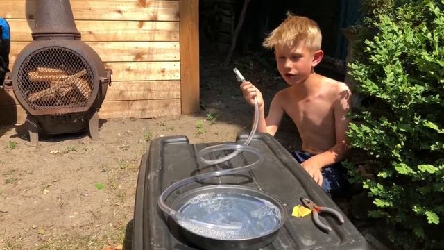 Helium Bubble Machine смотреть онлайн