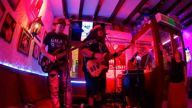 First Gig From Save the Live Music in Pig´n´Whistle Bar!!!! FREEROCK Duo смотреть онлайн