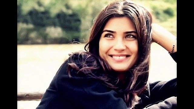 El primer mensaje de Tuba Büyüküstün para su nueva serie! смотреть онлайн