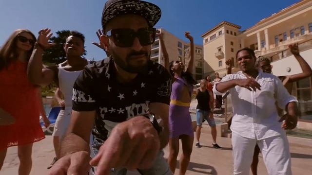 Клип Мишель Мартинез - Летняя смотреть онлайн