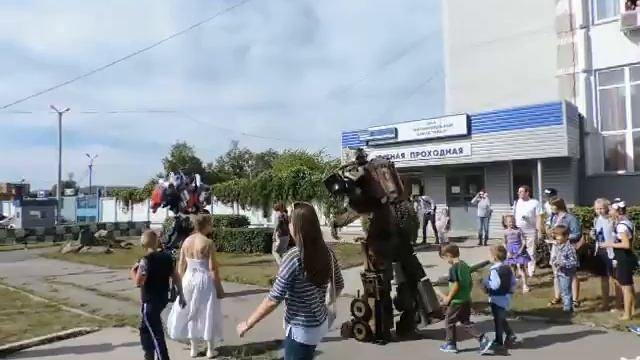 Трансформеры. 1 сентября. День знаний. Миасс 2016 смотреть онлайн