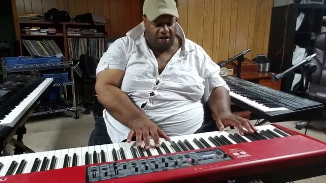 "Hopeless" (Dionne Farris) ... again... performed by Darius Witherspoon (7/12/17) смотреть онлайн