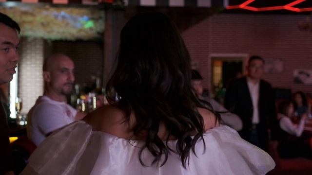 Впервые ТИНДЕР PARTY в АЛМАТЫ! смотреть онлайн