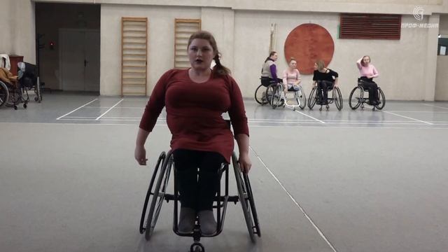 Спортивные танцы на колясках вселяют надежду и веру смотреть онлайн
