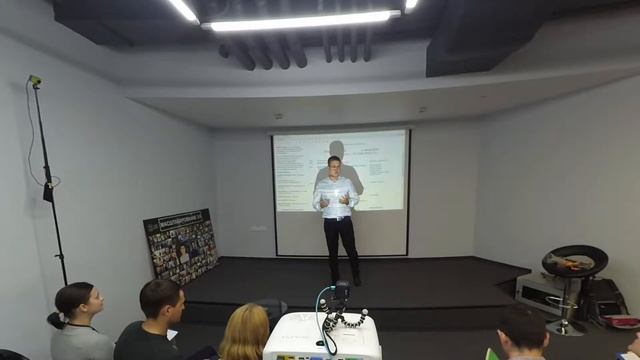 Встреча №7: Эксперт по граматике Андрей Догель смотреть онлайн