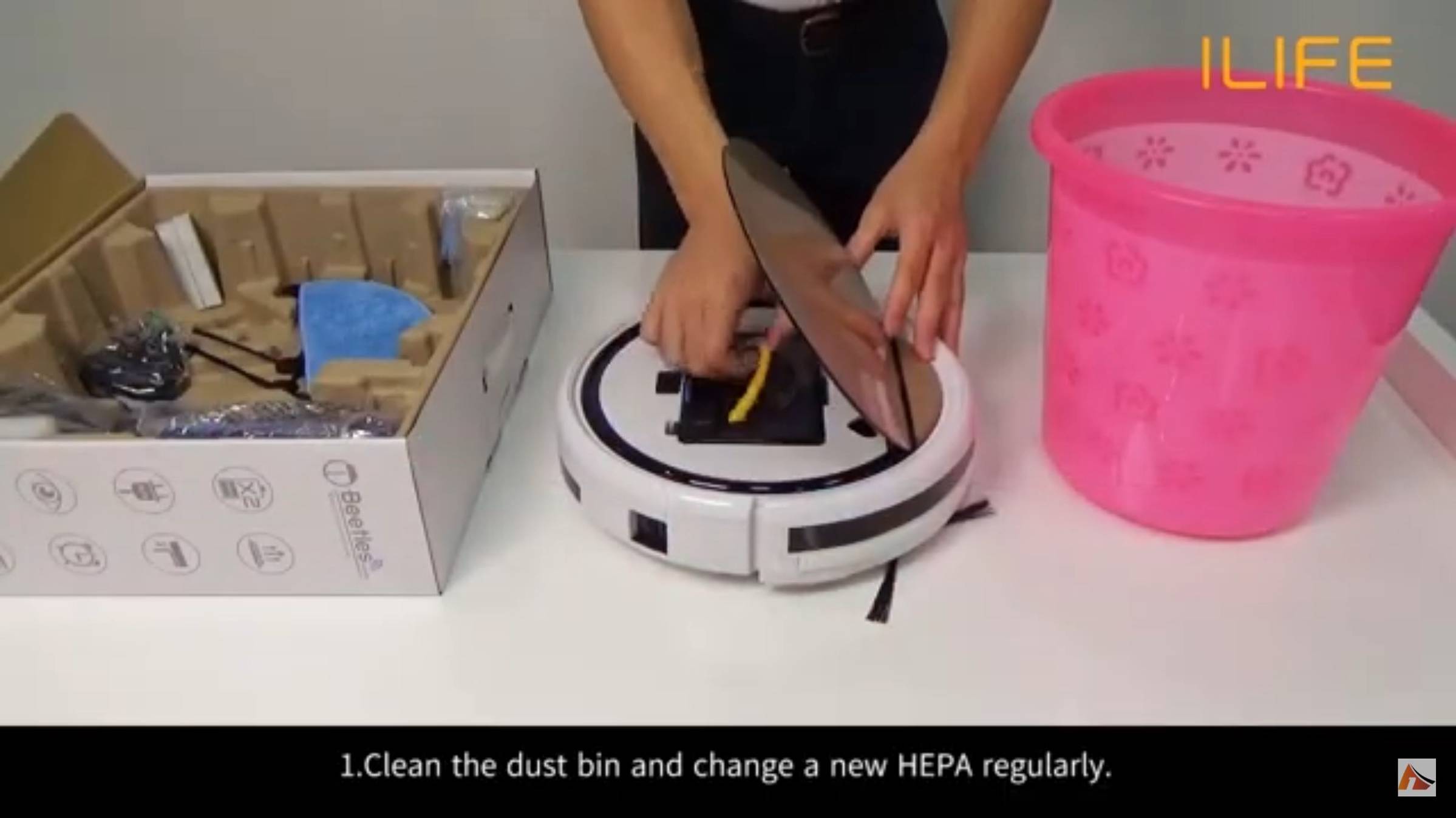 How-To| Очистить пылесборник, iLife V5s Pro смотреть онлайн