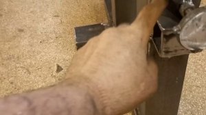 УНИВЕРСАЛЬНЫЙ РИХТОВОЧНЫЙ СТОЛ В ГАРАЖ СВОИМИ РУКАМИ.