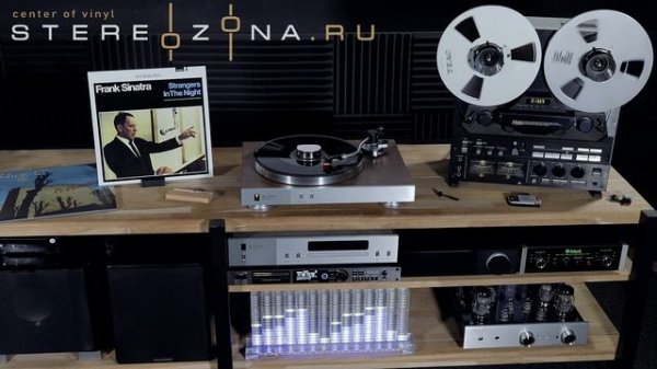 FRANK SINATRA — Strangers In The Night