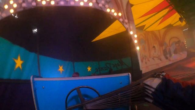 Onride Mega Dance Rupsbaan Jagers 4K смотреть онлайн