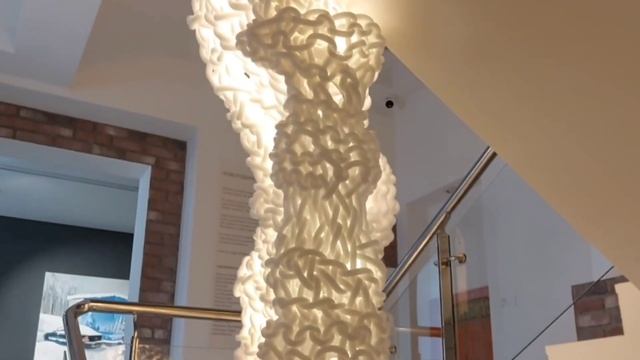 Прогулки по Москве. "Новогодний маркет" Выставка молодых художников в галерее Sistema Gallery смотреть онлайн