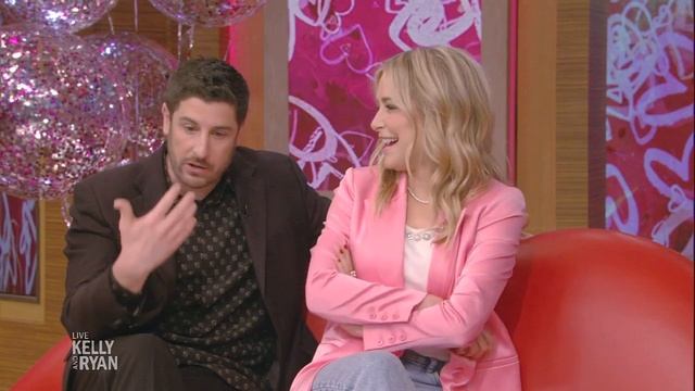 Jason Biggs Tried Using a Valentine’s Gift to Get Out of a Fight With Wife Jenny Mollen смотреть онлайн