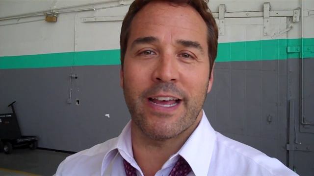 Jeremy Piven Supports ONEXONE смотреть онлайн