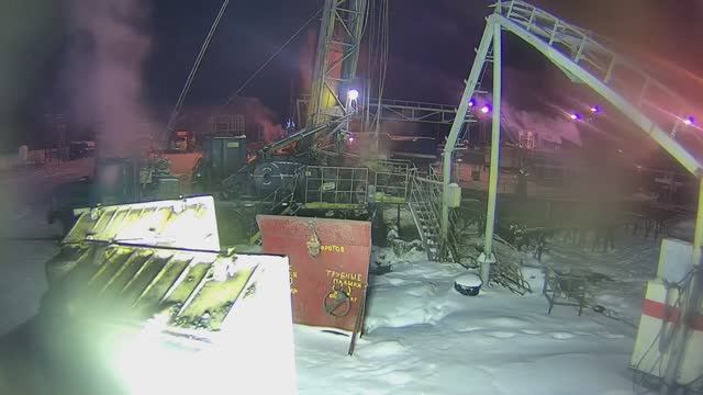 Упал крюкоблок на рабочую площадку🫣 смотреть онлайн