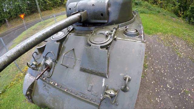 Sherman M4 USA Tank- Parola Tank Museum Parolan panssarimuseo смотреть онлайн