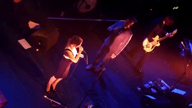 Carice van Houten en Alex Klaasen - Particle of Light , live @ paradiso 24 april смотреть онлайн