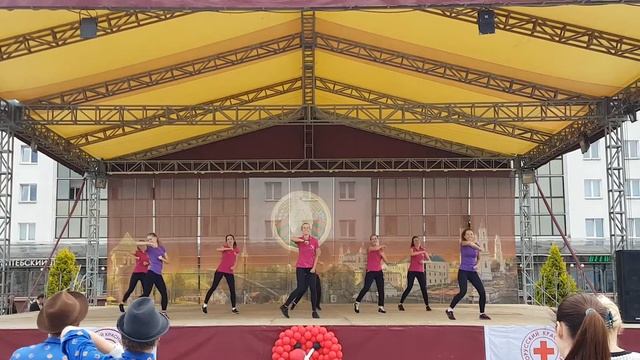 FitCurves Витебск Живи танцуя! День добра 2016 смотреть онлайн