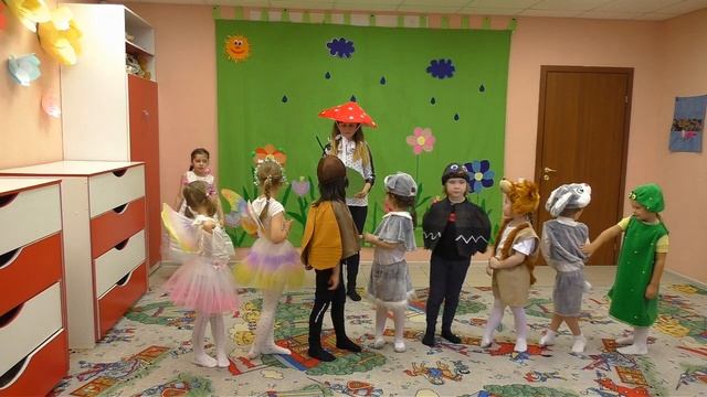 Под грибом. Спектакль по сказке В. Сутеева. Старшая группа. 2018 год смотреть онлайн