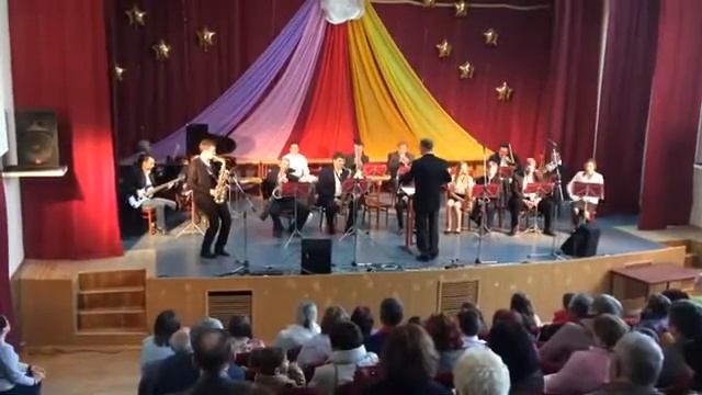 Муниципальный духовой оркестр городского Дворца культуры г. Сальск. Руководитель - Олег Урбанцев смотреть онлайн