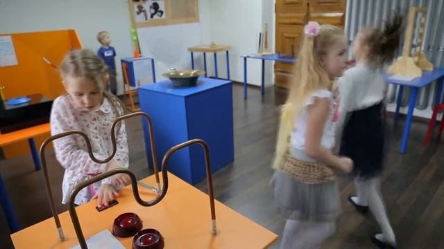 Эйнштейниум смотреть онлайн