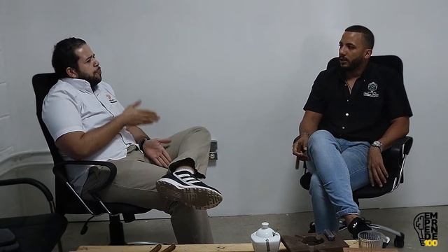 #Emprende100 No. 12 ¿Cómo desarrollar tu #Empresa familiar con @Henderson Ventura ? смотреть онлайн