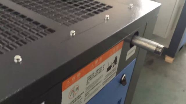 the running video of the 22kw screw air compressor with VSD смотреть онлайн