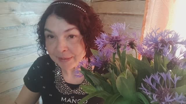 АСМР Распаковываю стикеры из магазинов. Пересчитываю пакетики. Болталка-шепталка смотреть онлайн